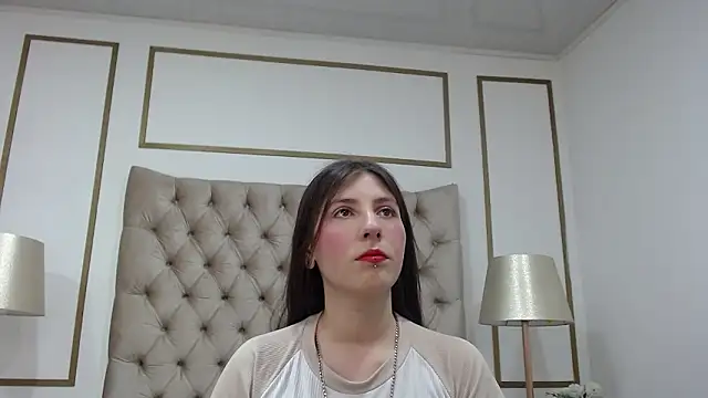 ScarlettRox online show from March 6, 8:15 pm