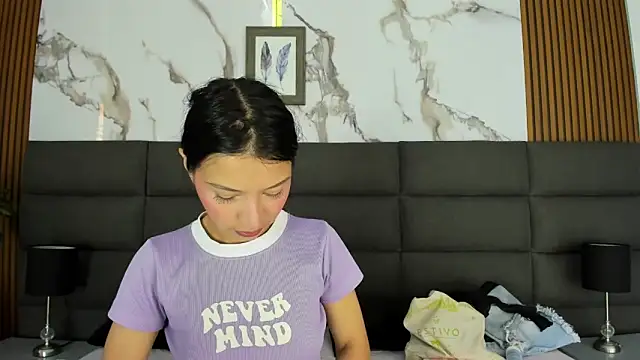 Sophie Calloway online show from March 27, 2:51 pm