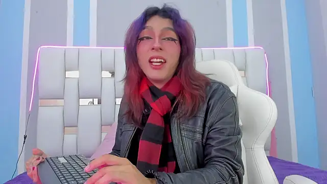 MilkWhore1 online show from November 4, 7:19 pm