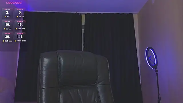 RoxyChill online show from October 16, 8:55 pm