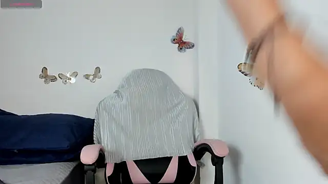 mari-ross online show from December 17, 2:27 am