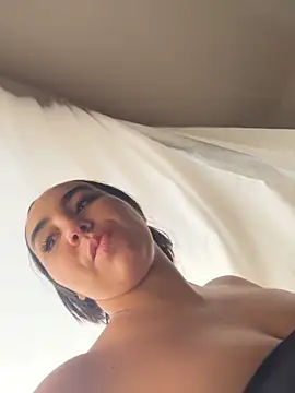 julieta rosee online show from April 12, 9:28 pm