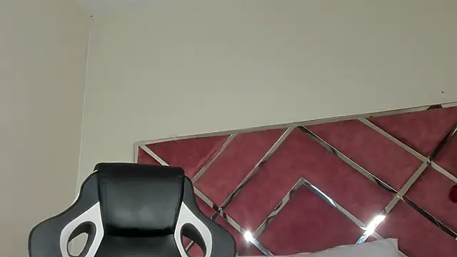 Dulce Pettit online show from October 15, 12:41 pm