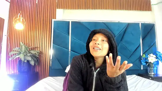 Dulce Pettit online show from September 16, 12:46 pm