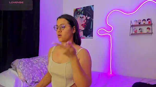 Dilan and Mia online show from December 21, 7:18 pm