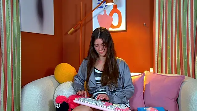 JessicaJewells online show from September 21, 8:13 am