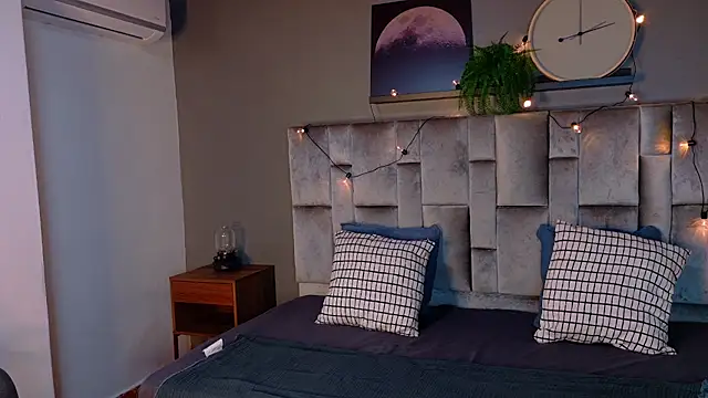 RiriiBrunette   online show from November 21, 7:49 pm