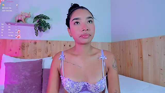 MissPocahontass online show from October 25, 11:40 am