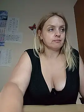 Ami Foxy online show from August 6, 11:50 am