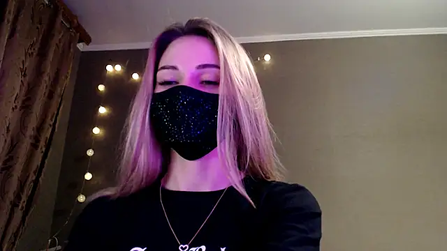 Iris lave online show from December 4, 8:31 pm