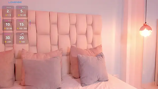 selene phmoon online show from October 8, 4:17 am