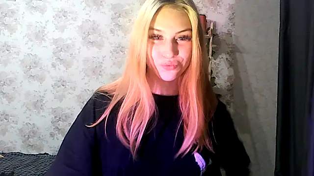 ClaireLaSweet online show from October 20, 9:34 am