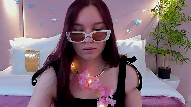 NoraHaynes online show from February 13, 3:19 am