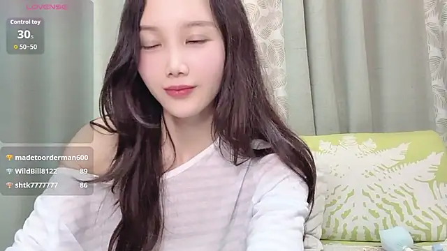 Aiyi909- online show from March 24, 5:40 pm