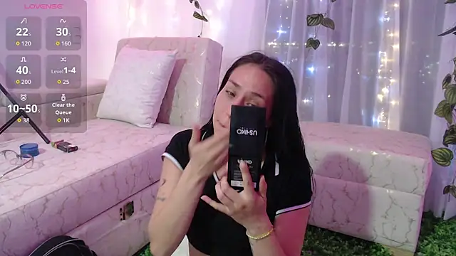 MELANISHAW online show from September 26, 2:20 am