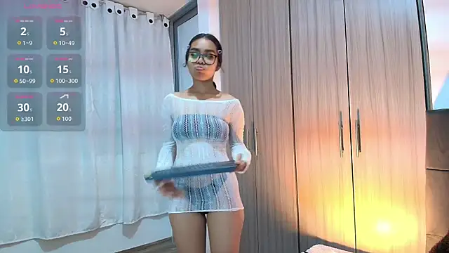 Danna Sexxxx online show from October 4, 1:00 am