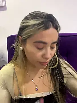  ManuVeelez online show from September 21, 12:09 am