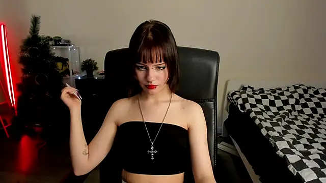 LiyaLuna online show from December 18, 1:38 pm