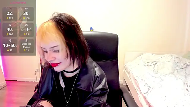 LiyaLuna online show from November 7, 11:49 am