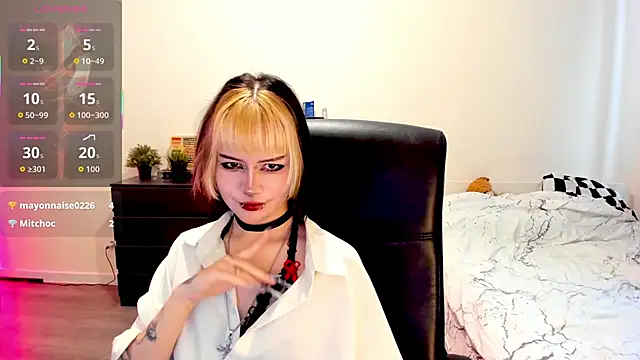 LiyaLuna online show from November 19, 11:32 am