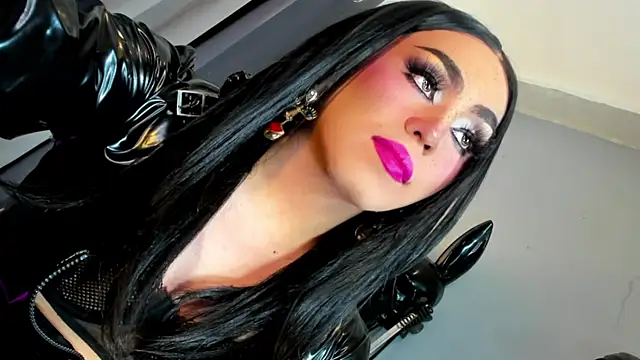 MagnaCumLoader17 online show from April 3, 12:30 am