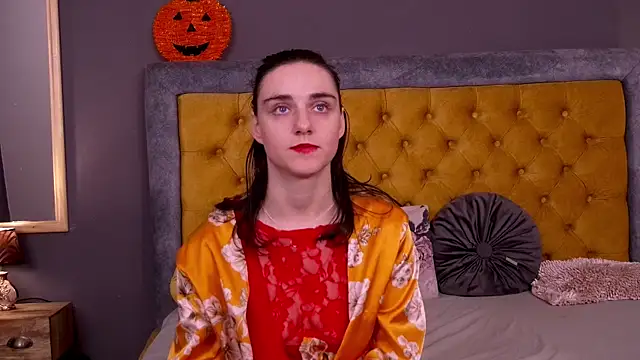 Jessica White  online show from December 2, 4:58 am