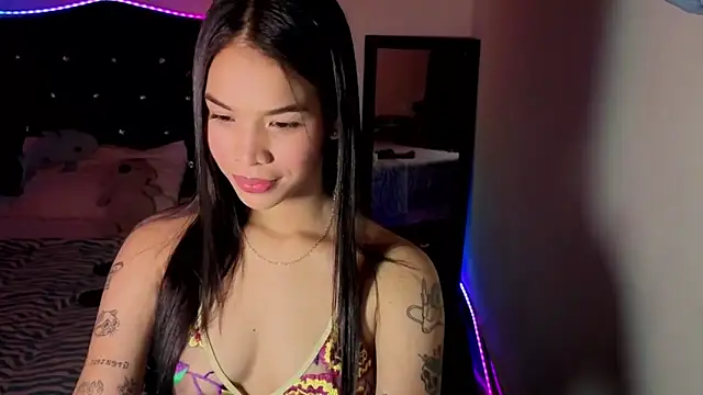 SarahMontezz online show from February 8, 2:37 am