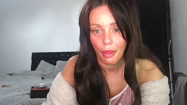 OliviaRyan22 online show from January 18, 4:42 am