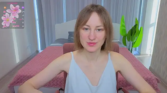 LuluChiiii online show from February 3, 9:58 am