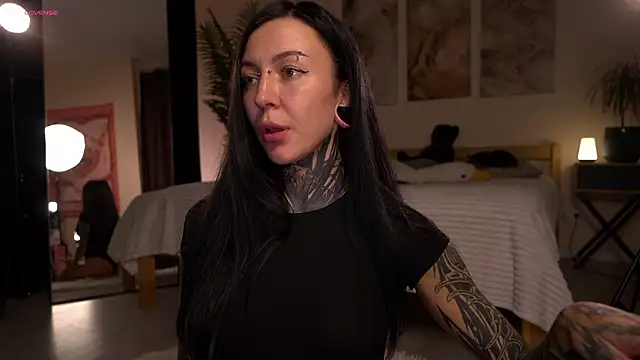 Alise Eve  online show from March 4, 6:03 pm