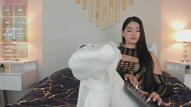 natachadiaz  online show from October 18, 11:57 am