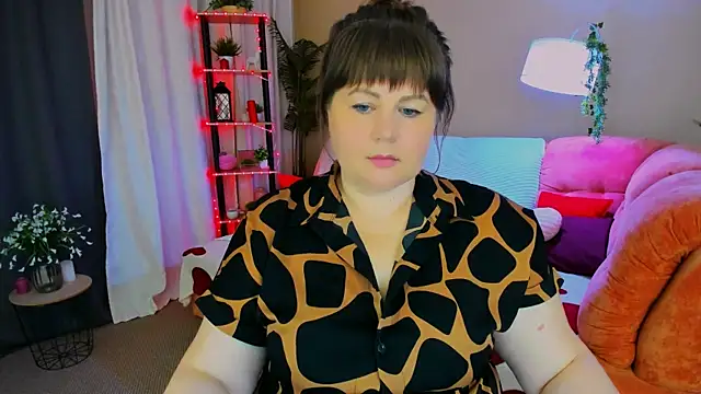 CrystaalStaar online show from June 19, 6:22 pm