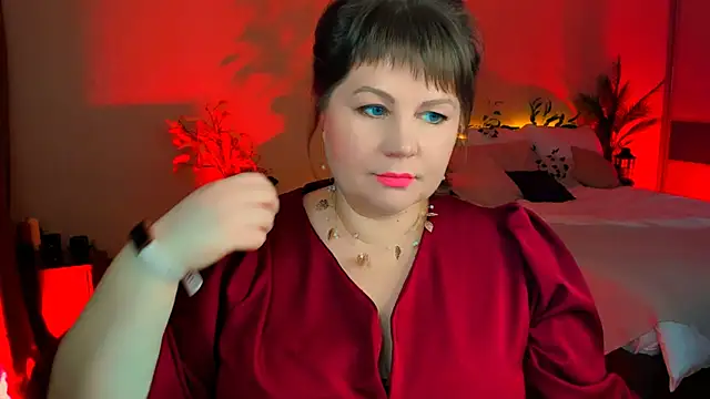 CrystaalStaar online show from November 20, 6:42 pm