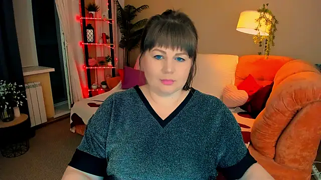 CrystaalStaar online show from June 28, 9:10 pm