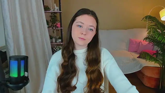 AlluringLookk online show from October 15, 12:30 pm