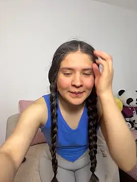 Emilyybennet  online show from October 8, 8:35 pm