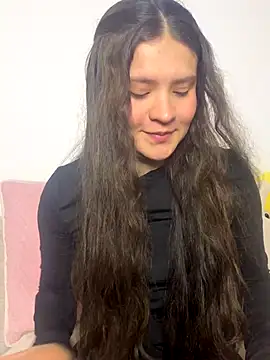 Emilyybennet  online show from October 15, 12:35 am