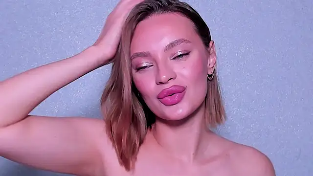 OliviaReece online show from September 20, 7:06 am