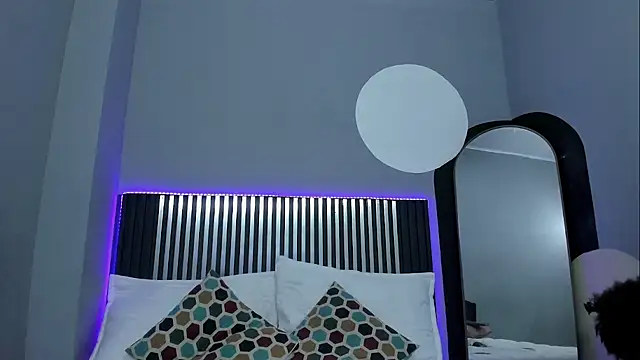 Violett Salvatore online show from November 20, 10:00 pm