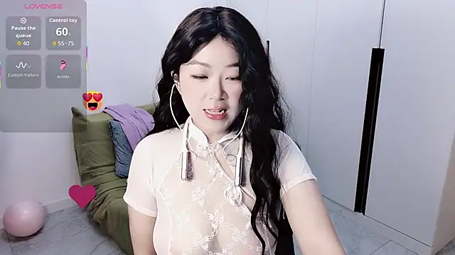 Emmaq996 online show from October 2, 2:27 am