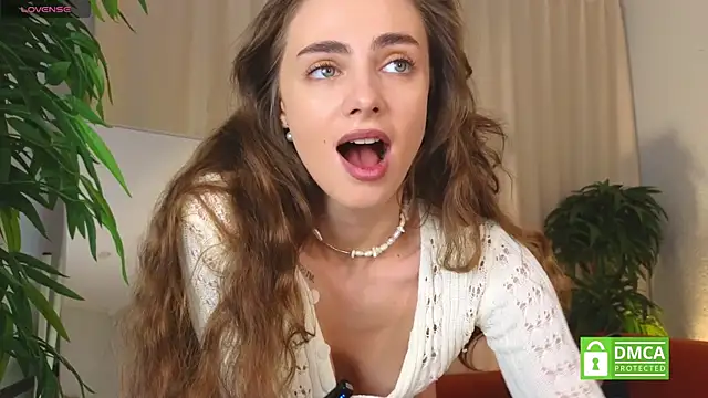 AliciaMellow online show from September 30, 3:56 am