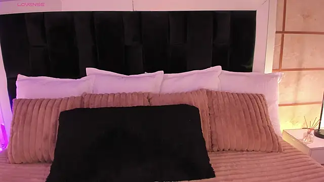 GretaVelvet online show from March 23, 8:04 pm