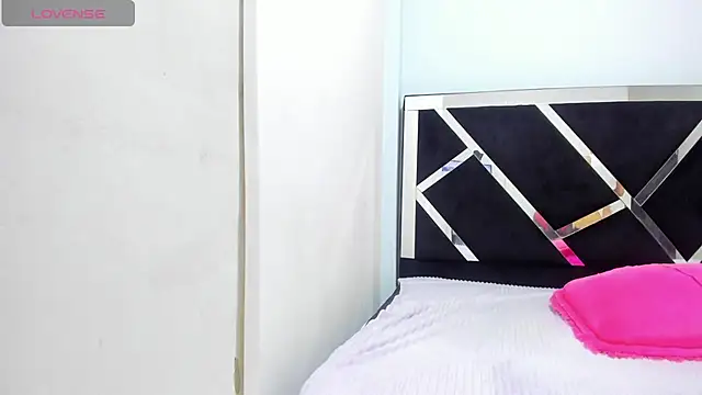 iisabella noa online show from October 27, 5:52 pm