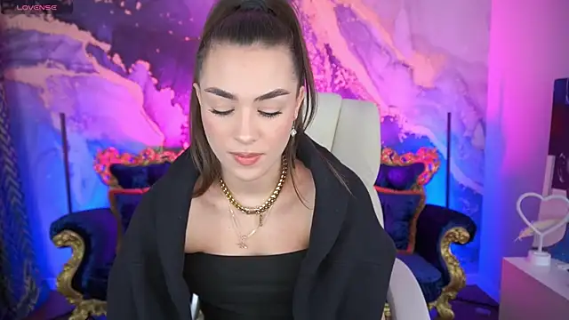 EricaSin online show from November 8, 2:00 pm