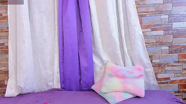 Brandy brown  online show from April 15, 11:27 pm