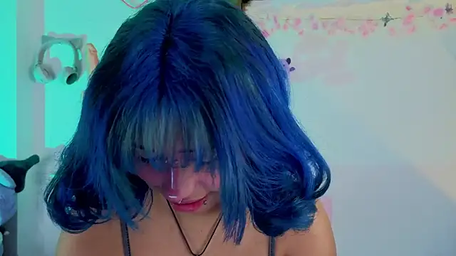 zoelight18 online show from January 17, 7:32 pm