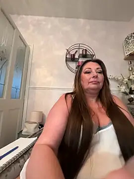BuxomKitty BBW online show from April 17, 5:26 pm