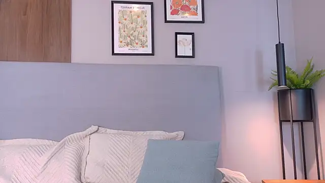 ZoehAngel online show from November 30, 3:05 pm