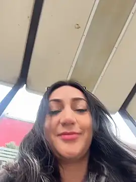 Ninabigtitied online show from November 8, 9:36 am