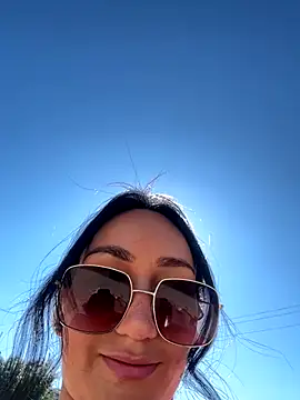 Ninabigtitied online show from October 2, 10:31 am